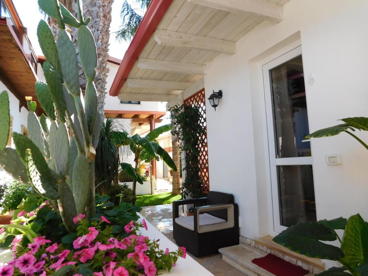 Villa Raggio Di Sole Parcheggio Privato Porto Cesareo Exterior foto