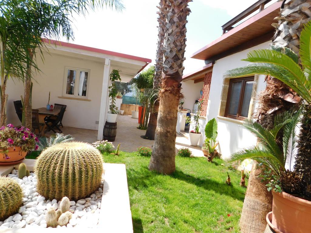 Villa Raggio Di Sole Parcheggio Privato Porto Cesareo Exterior foto