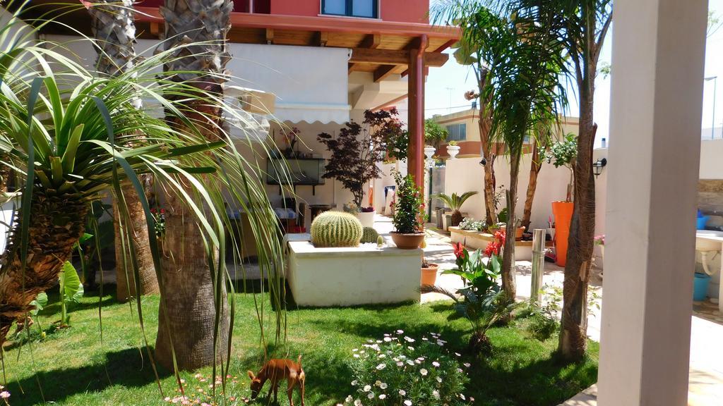 Villa Raggio Di Sole Parcheggio Privato Porto Cesareo Exterior foto