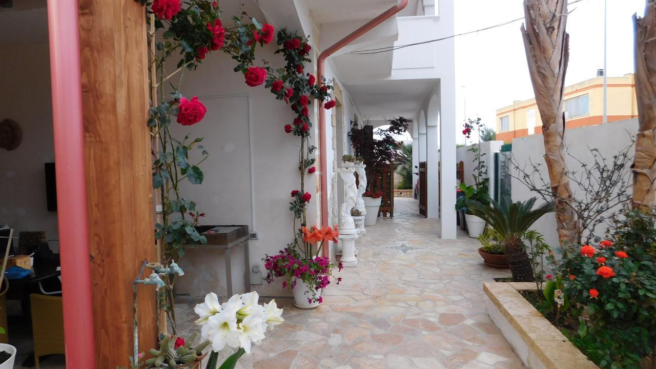 Villa Raggio Di Sole Parcheggio Privato Porto Cesareo Exterior foto
