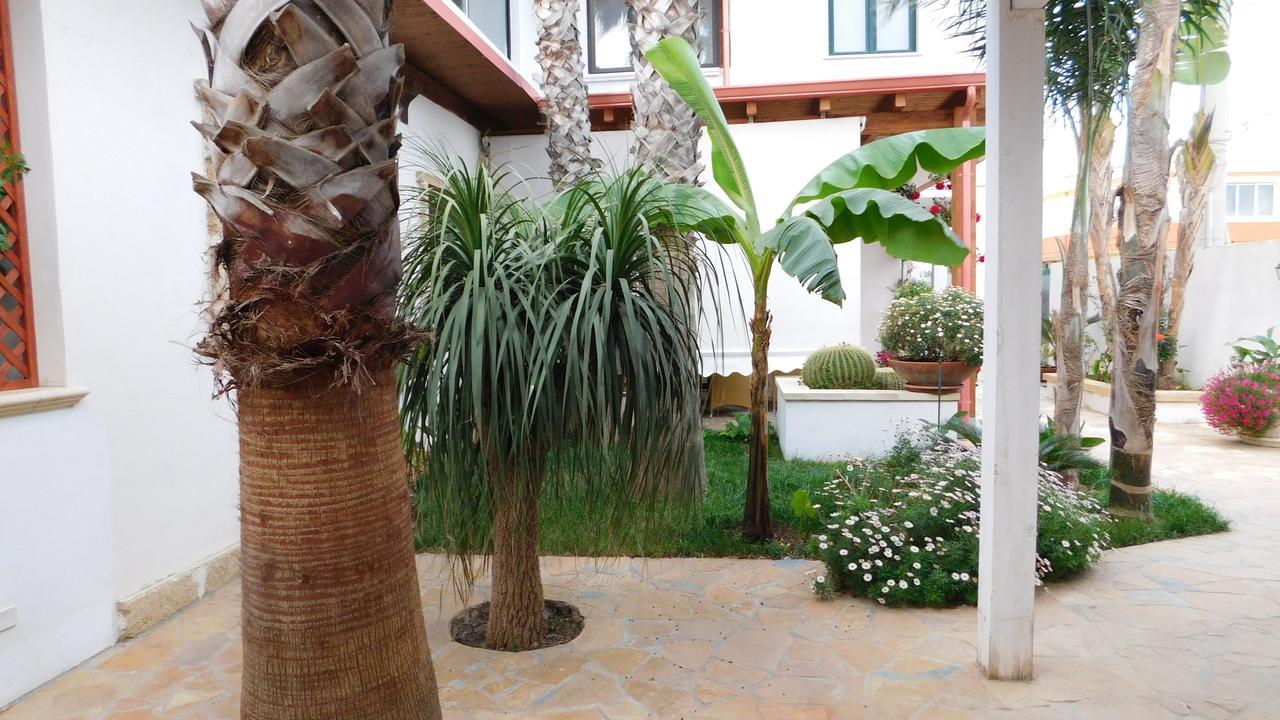 Villa Raggio Di Sole Parcheggio Privato Porto Cesareo Exterior foto