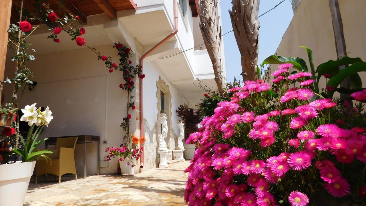 Villa Raggio Di Sole Parcheggio Privato Porto Cesareo Exterior foto
