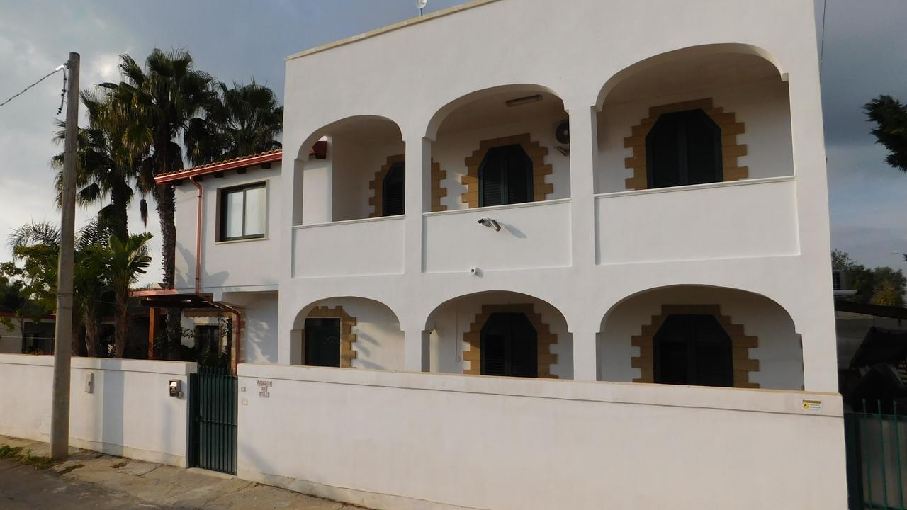 Villa Raggio Di Sole Parcheggio Privato Porto Cesareo Exterior foto
