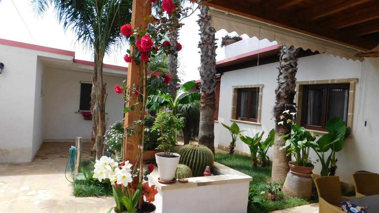 Villa Raggio Di Sole Parcheggio Privato Porto Cesareo Exterior foto