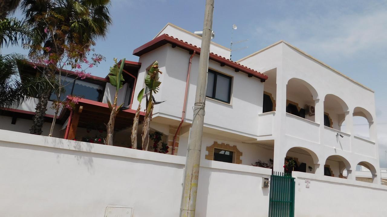 Villa Raggio Di Sole Parcheggio Privato Porto Cesareo Exterior foto